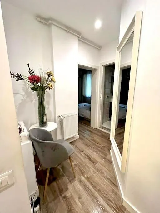 בוקרשט Lovely Victoriei Studio רומניה
