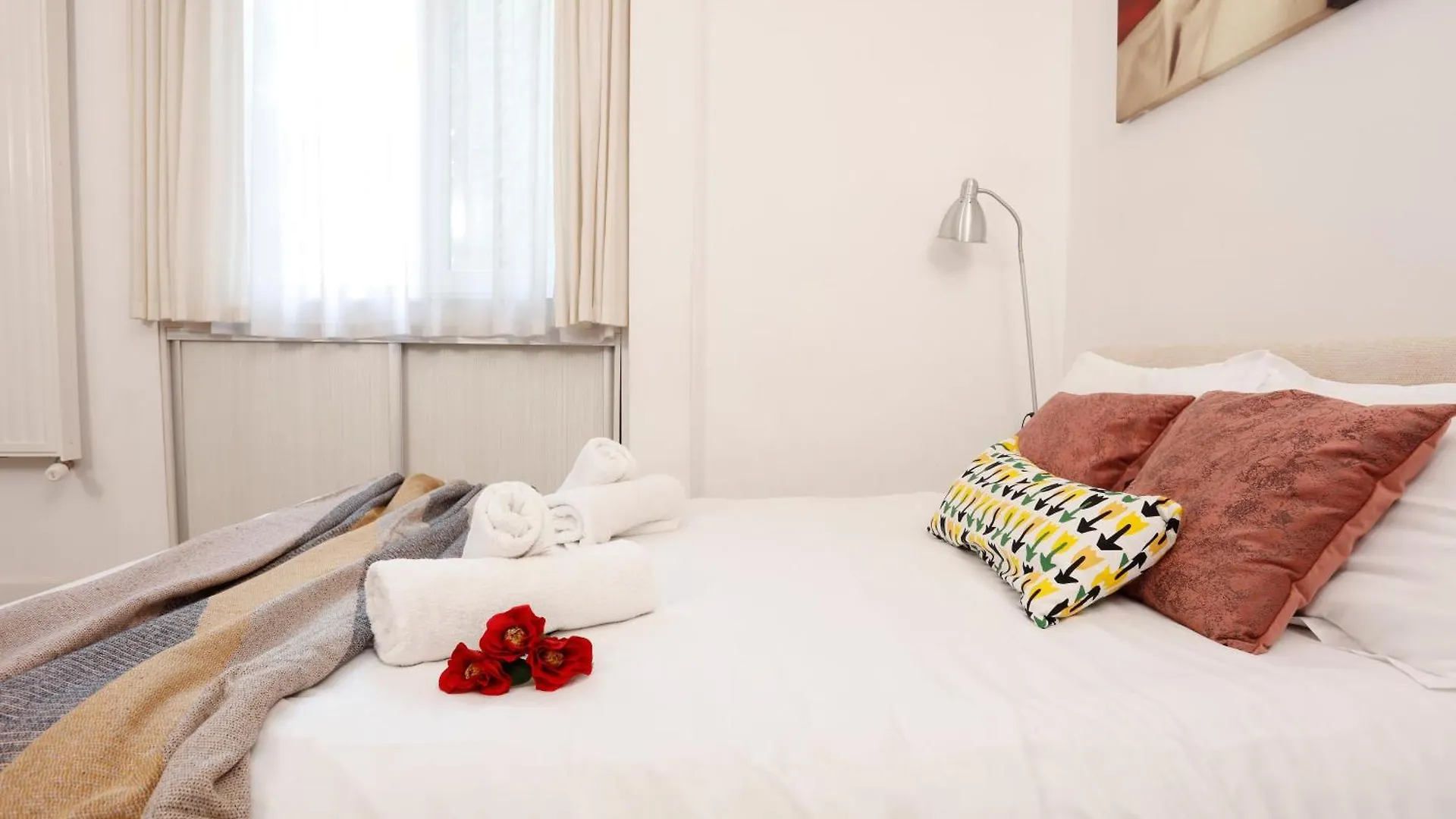 בוקרשט Lovely Victoriei Studio רומניה